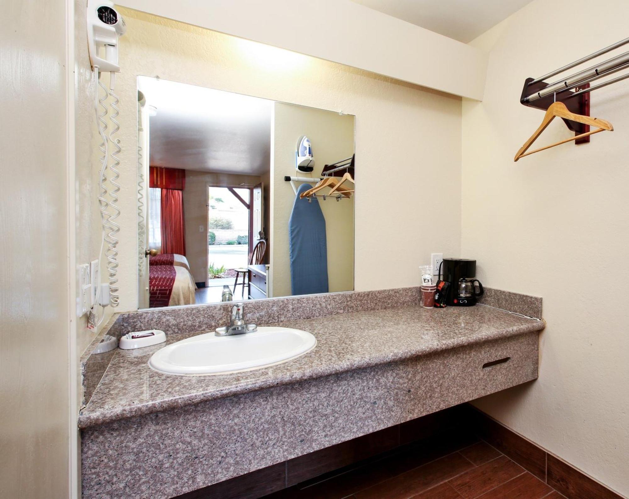 Red Roof Inn Lompoc Εξωτερικό φωτογραφία